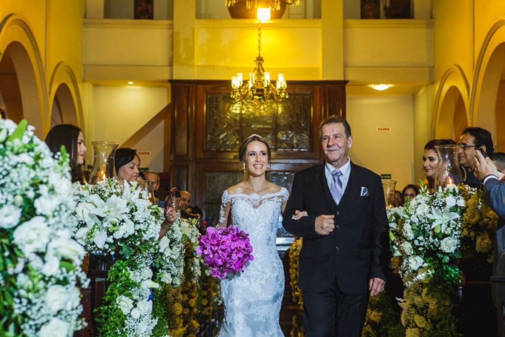 Noivas sonham em fazer seu casamento na Igreja São José do Jardim Europa