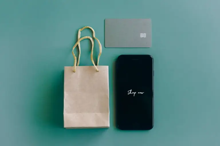 Compra online com cartão e celular